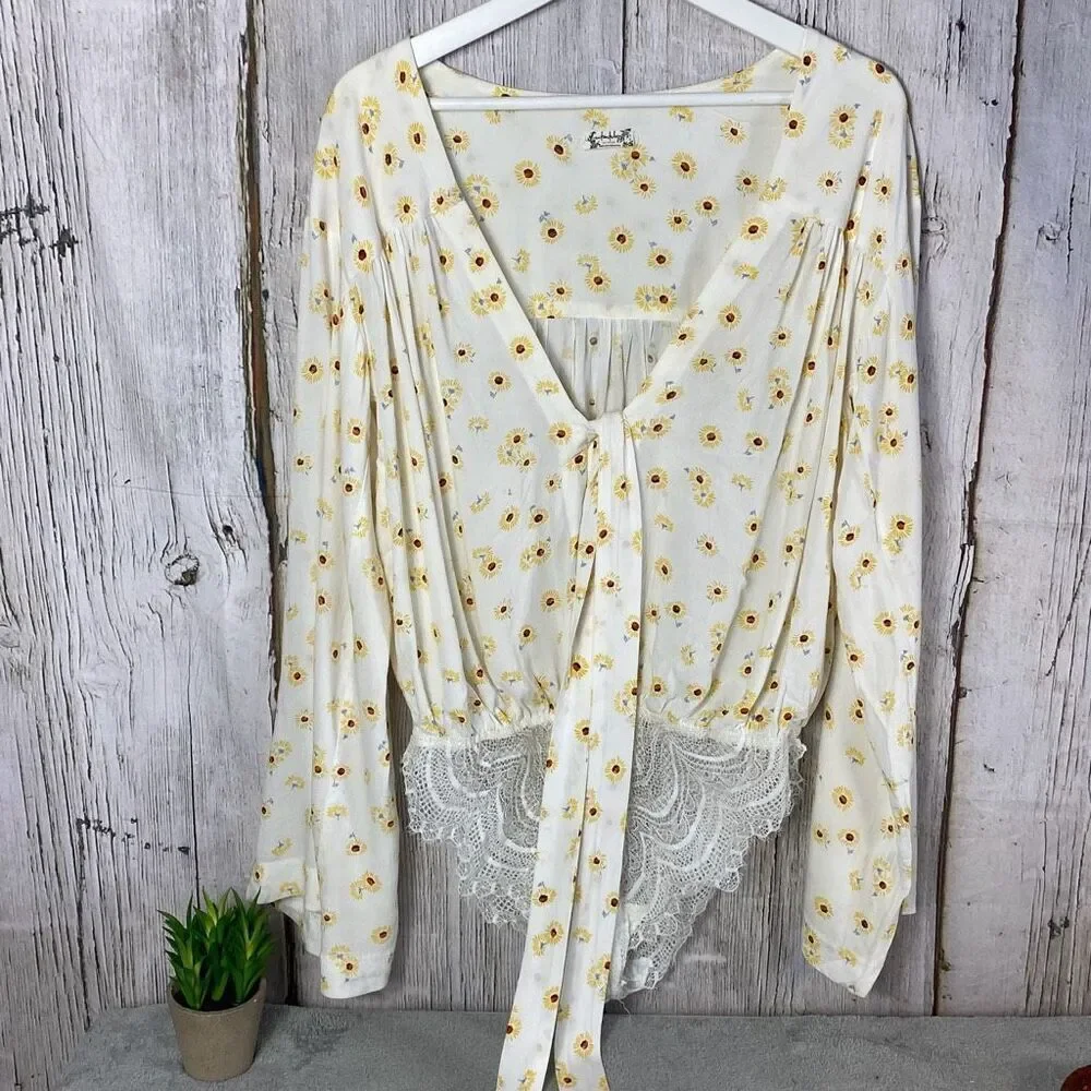 Free People Sunflower Lace Bell Sleeve V-neck Bodysuit Size M D